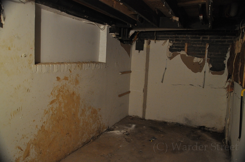 Basement Back Room 002.jpg